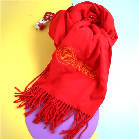 现代牧业礼品案例