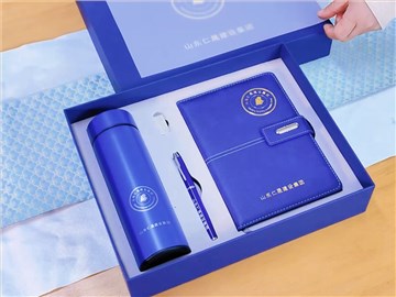 定制专属会议伴手礼：一份蓝色的优雅与实用